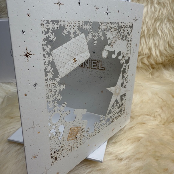 NEW Chanel 2024 Holiday Snow Globe And Holiday Card - Picture 4 of 8